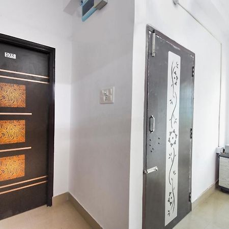 Oyo Flagship Mishika Homes コルカタ エクステリア 写真