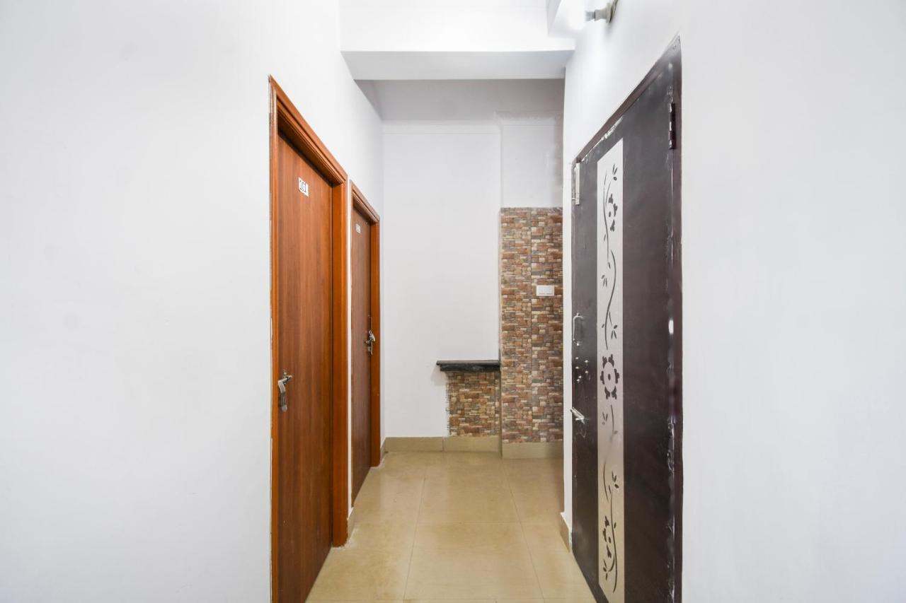Oyo Flagship Mishika Homes コルカタ エクステリア 写真